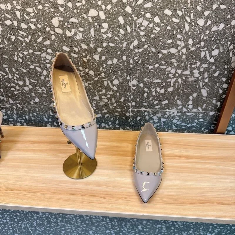Effortless Valentino Flat Shoes 36224
