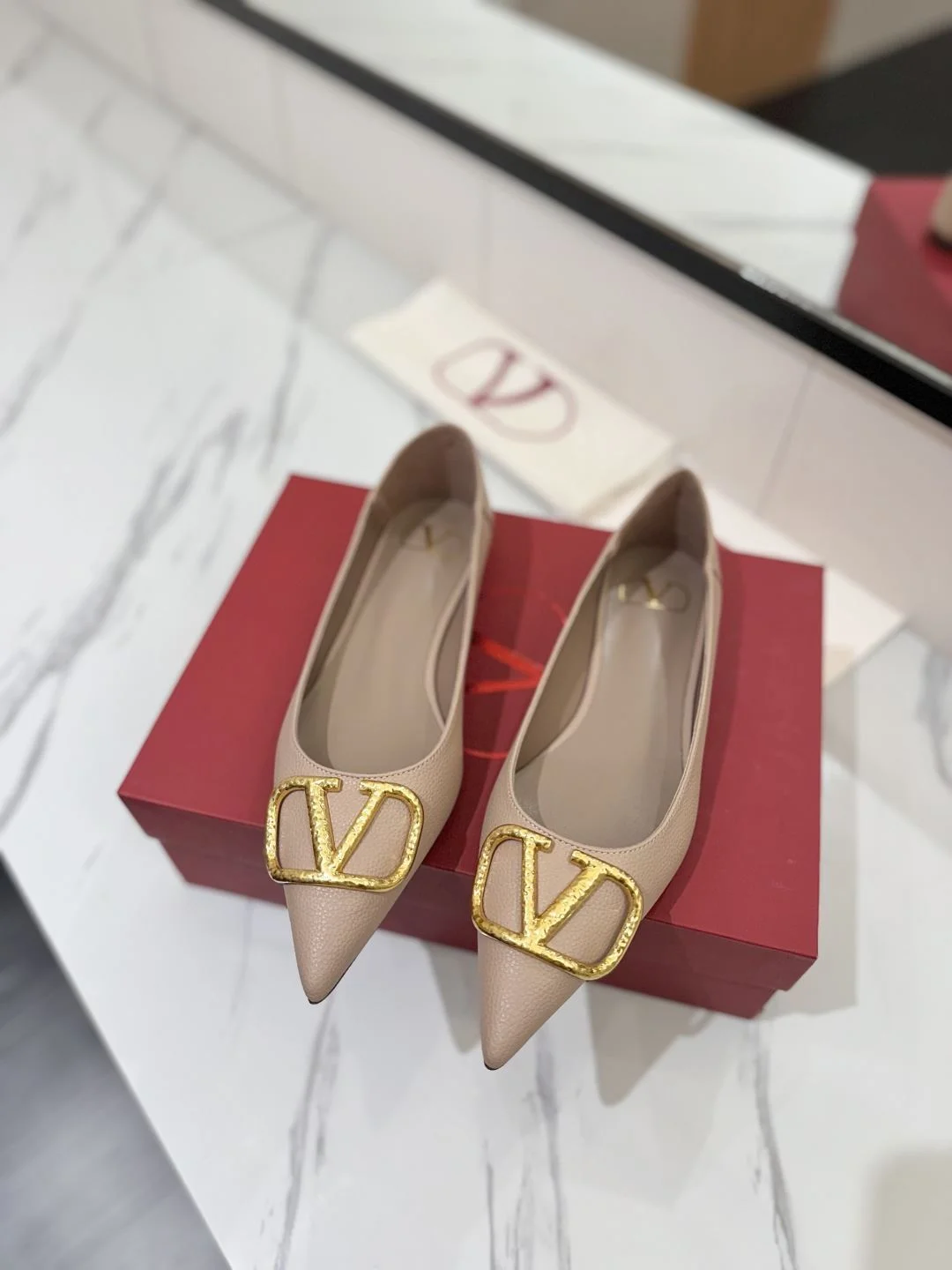 Durable Valentino Flat Shoes 36243