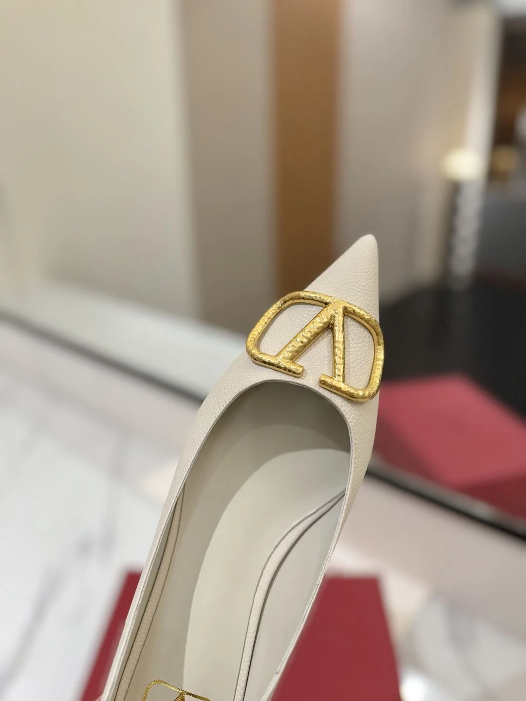 Compact Valentino Flat Shoes 36228