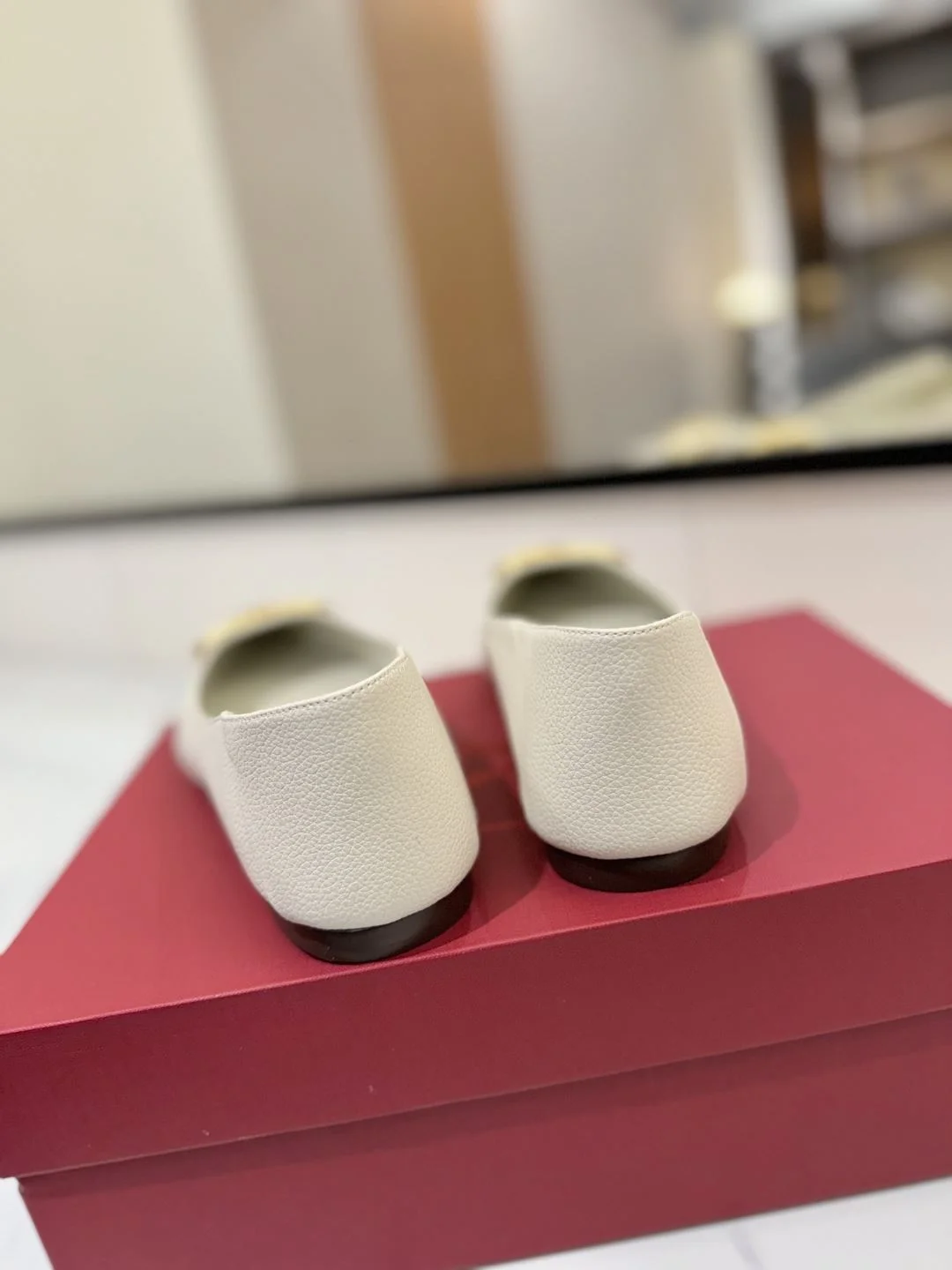 Compact Valentino Flat Shoes 36228