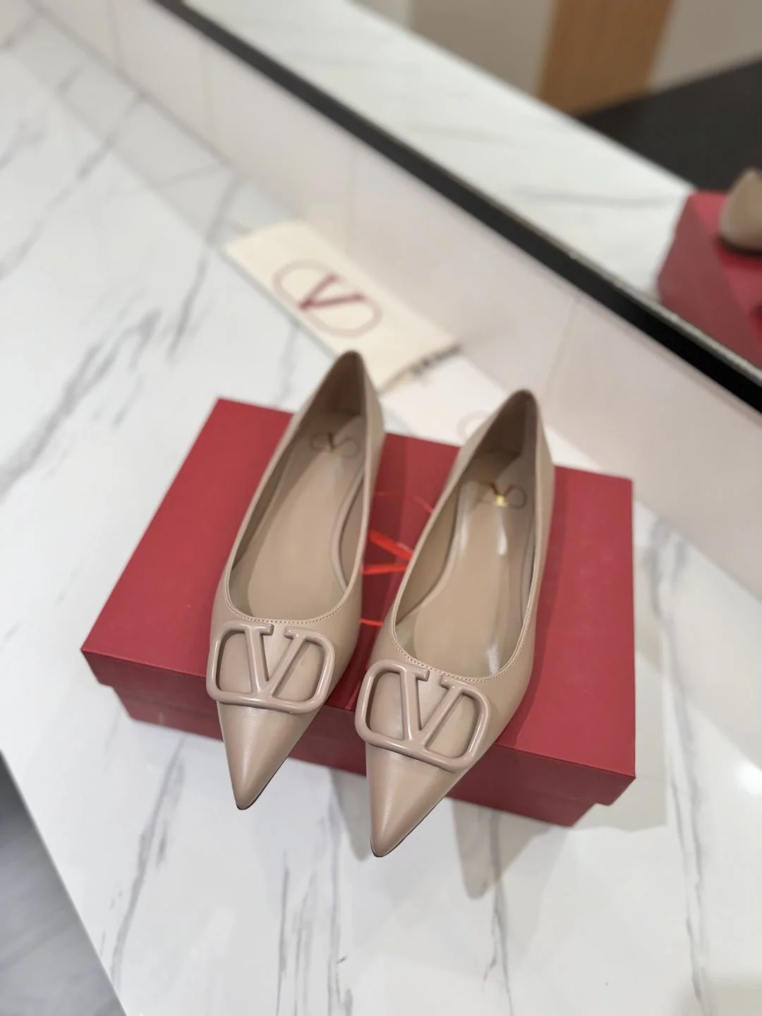 Resilient Valentino Flat Shoes 36221