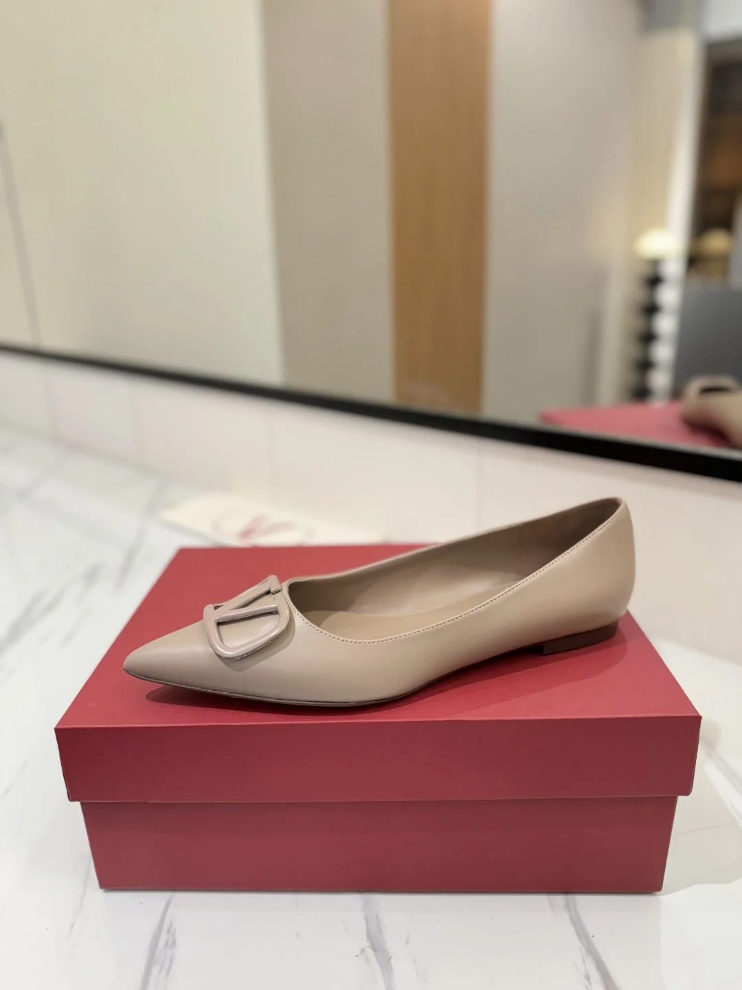 Resilient Valentino Flat Shoes 36221