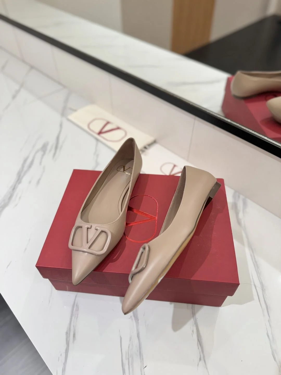 Resilient Valentino Flat Shoes 36221