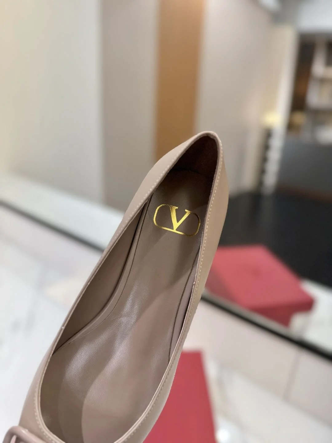 Resilient Valentino Flat Shoes 36221