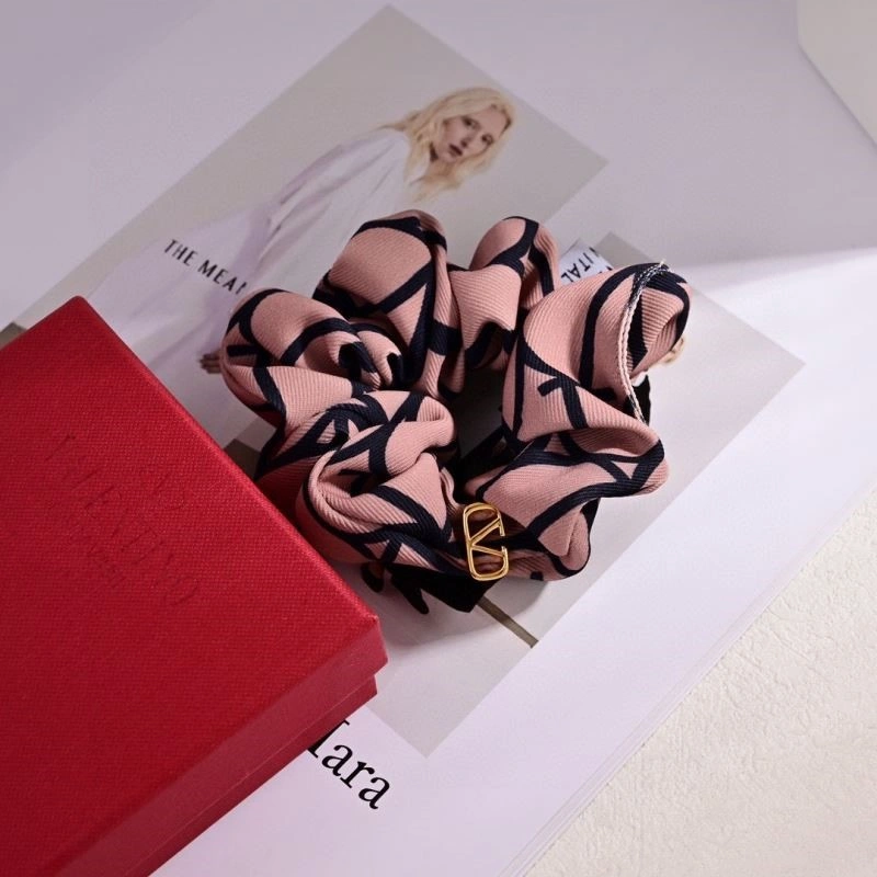 Effortless Valentino Hairpins 209055