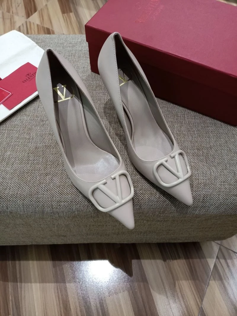 Valentino Heeled Shoes Durable 36768