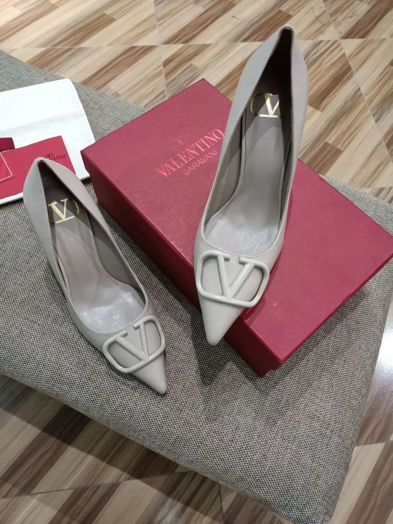 Valentino Heeled Shoes Durable 36768