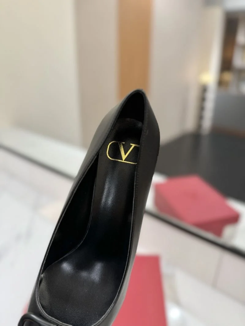 Durable Valentino Heeled Shoes 36739