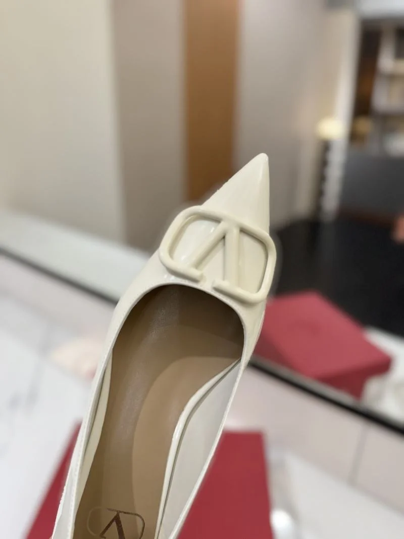 Tailored Valentino Heeled Shoes 36729