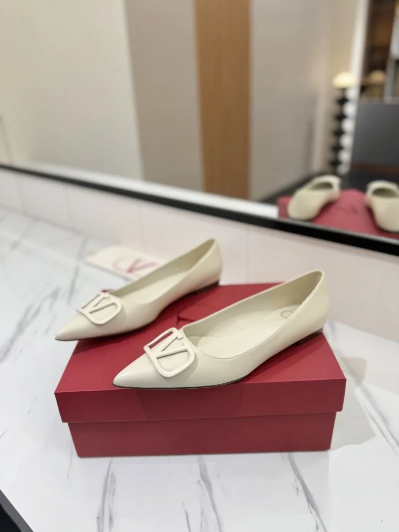 Comfortable Valentino Heeled Shoes 36724