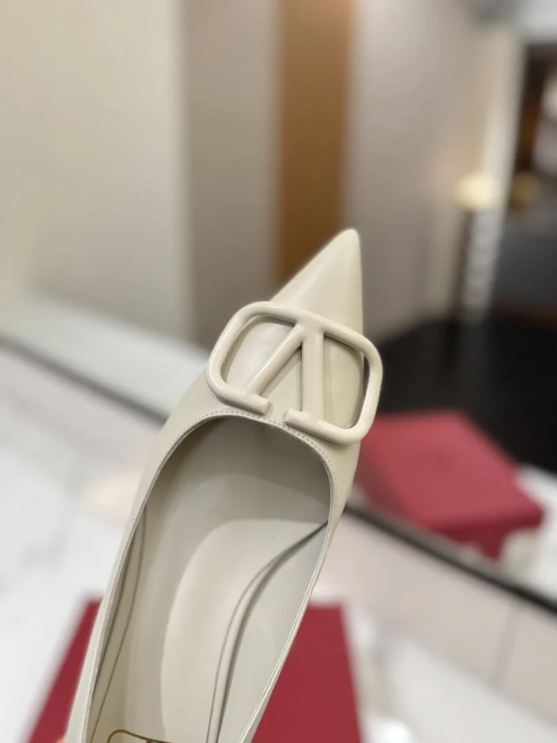 Comfortable Valentino Heeled Shoes 36724
