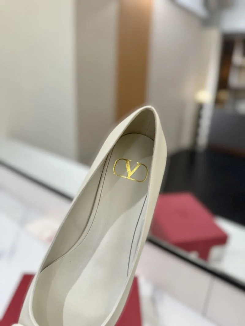 Comfortable Valentino Heeled Shoes 36724