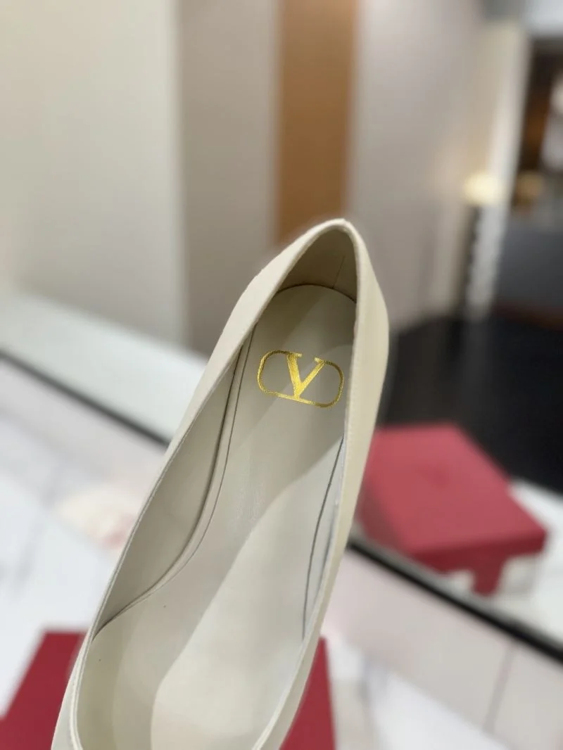 Comfortable Valentino Heeled Shoes 36724