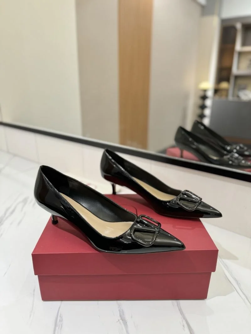 Trendsetting Valentino Heeled Shoes 36730