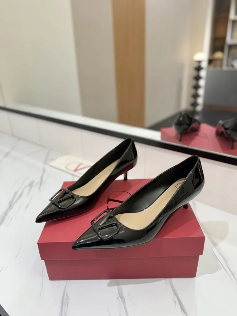 Trendsetting Valentino Heeled Shoes 36730