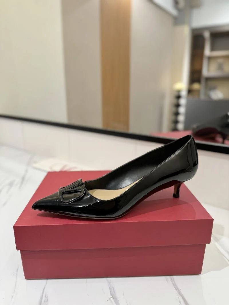 Trendsetting Valentino Heeled Shoes 36730