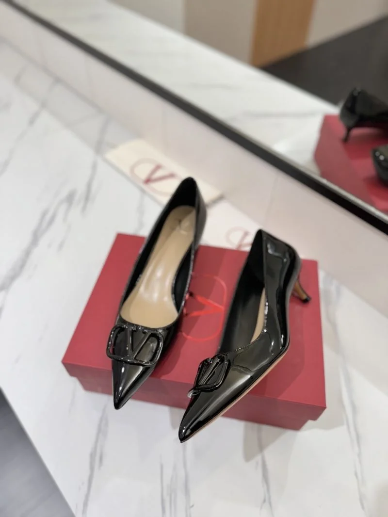 Trendsetting Valentino Heeled Shoes 36730