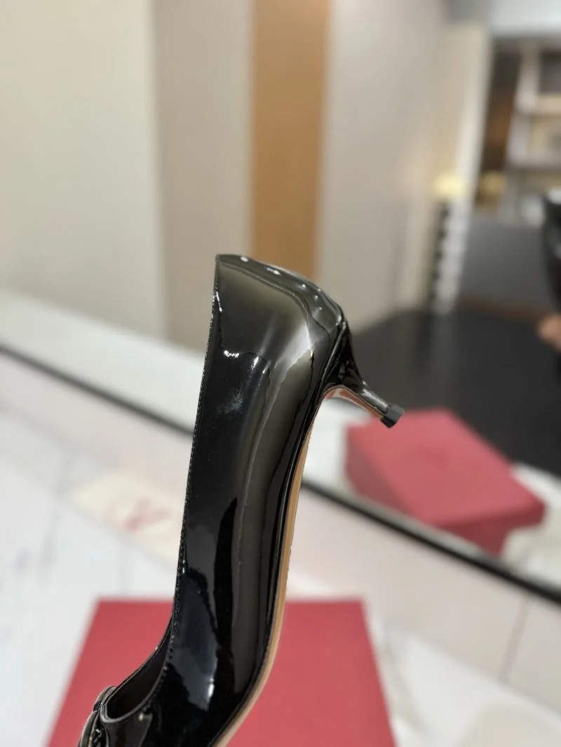 Trendsetting Valentino Heeled Shoes 36730