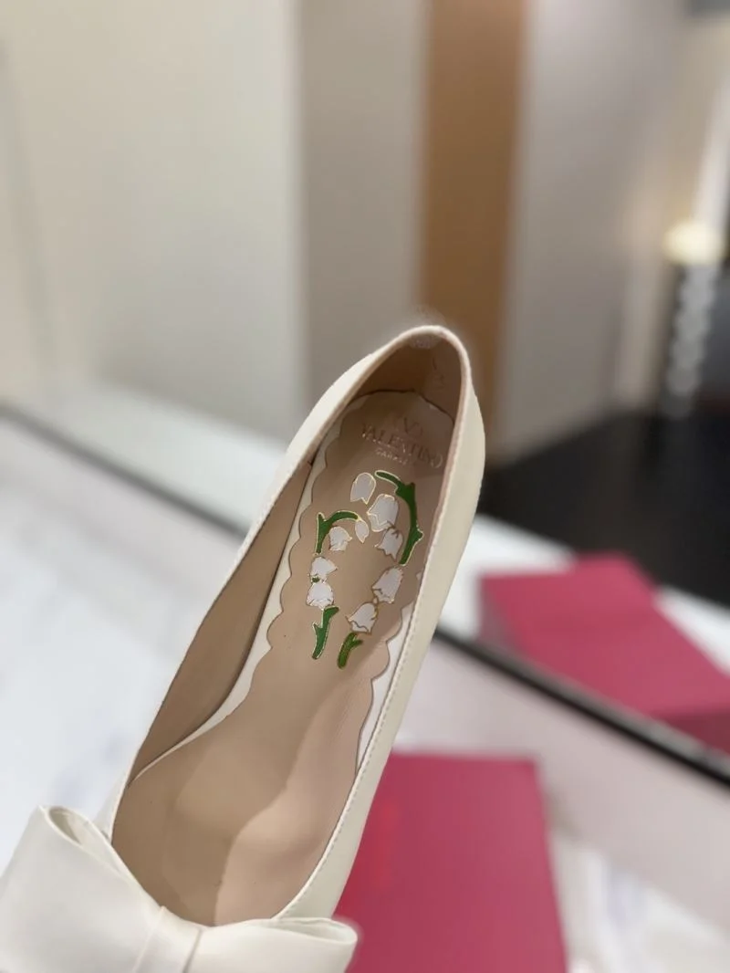 Efficient Valentino Heeled Shoes 36715