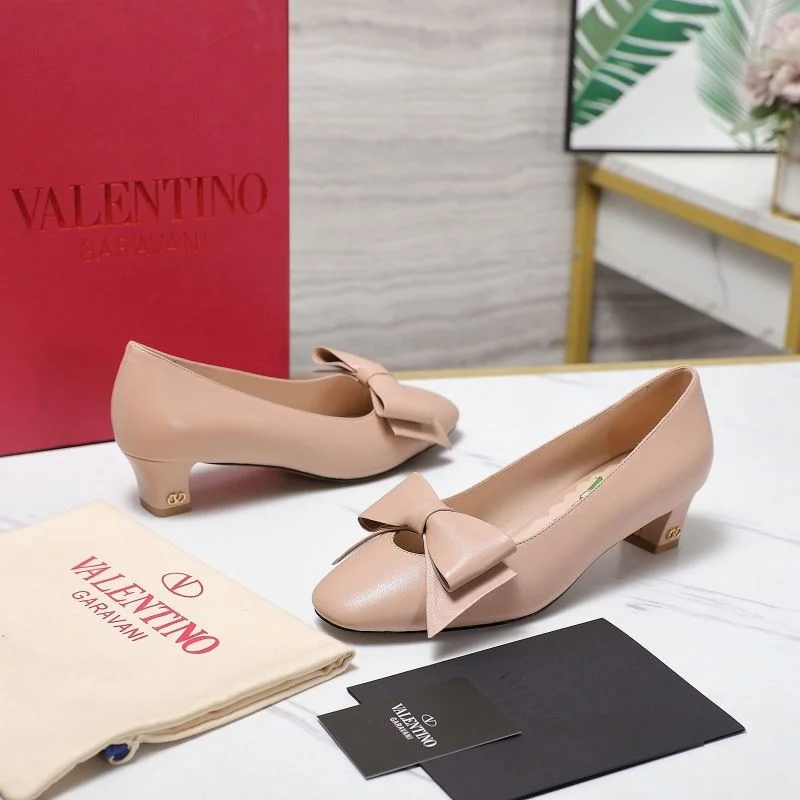 Classic Valentino Heeled Shoes 37139