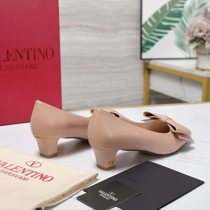 Classic Valentino Heeled Shoes 37139