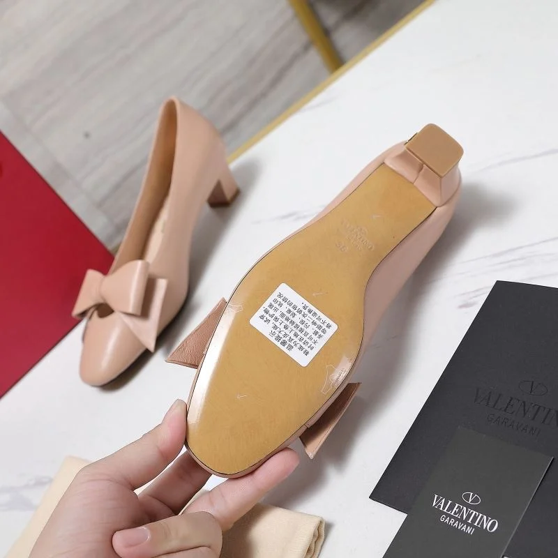 Classic Valentino Heeled Shoes 37139