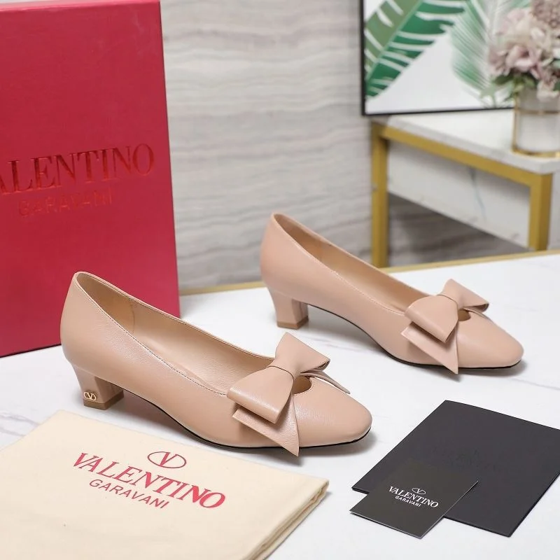 Classic Valentino Heeled Shoes 37139
