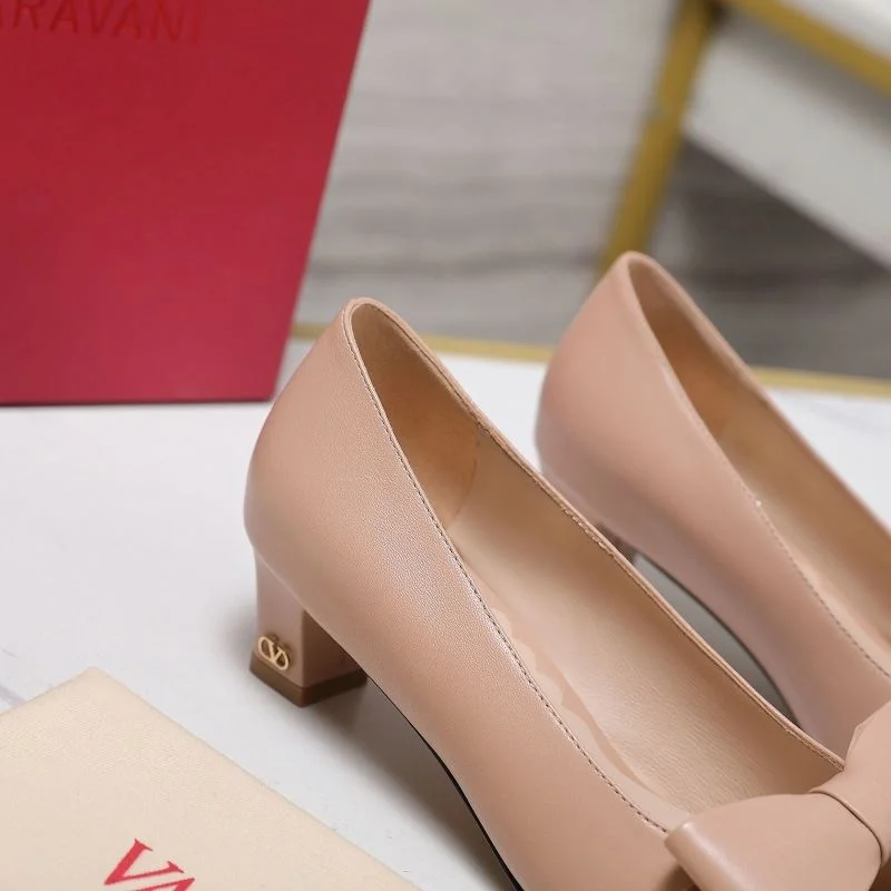 Classic Valentino Heeled Shoes 37139