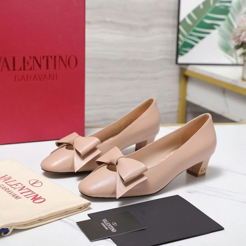 Classic Valentino Heeled Shoes 37139
