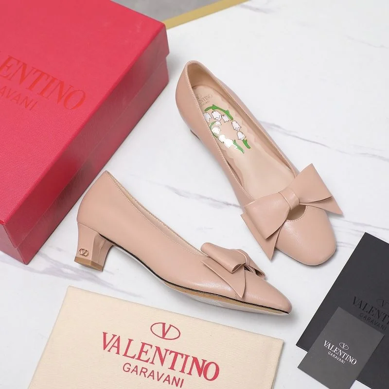 Classic Valentino Heeled Shoes 37139