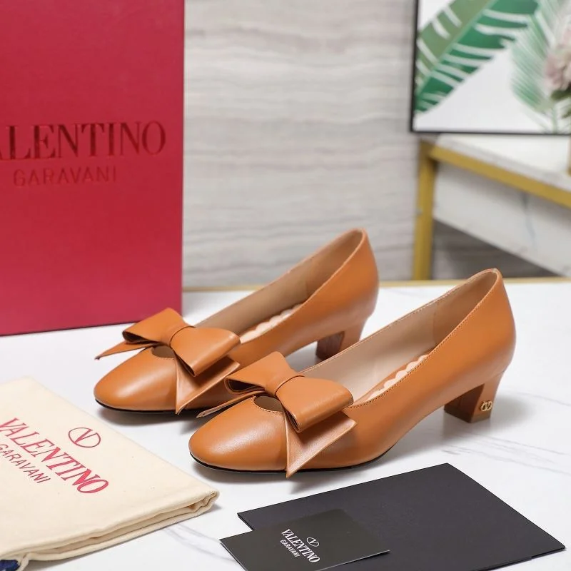 Valentino Heeled Shoes Classic 37136