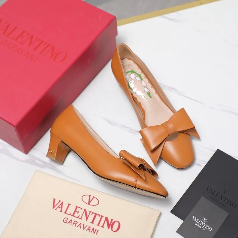 Valentino Heeled Shoes Classic 37136