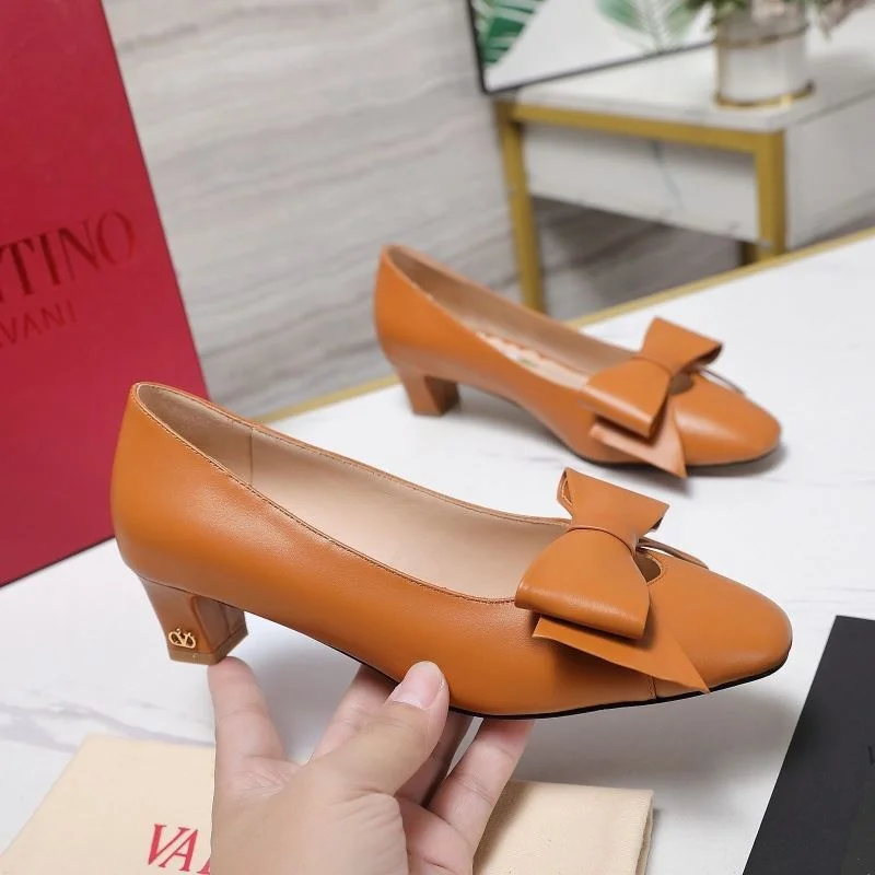 Valentino Heeled Shoes Classic 37136