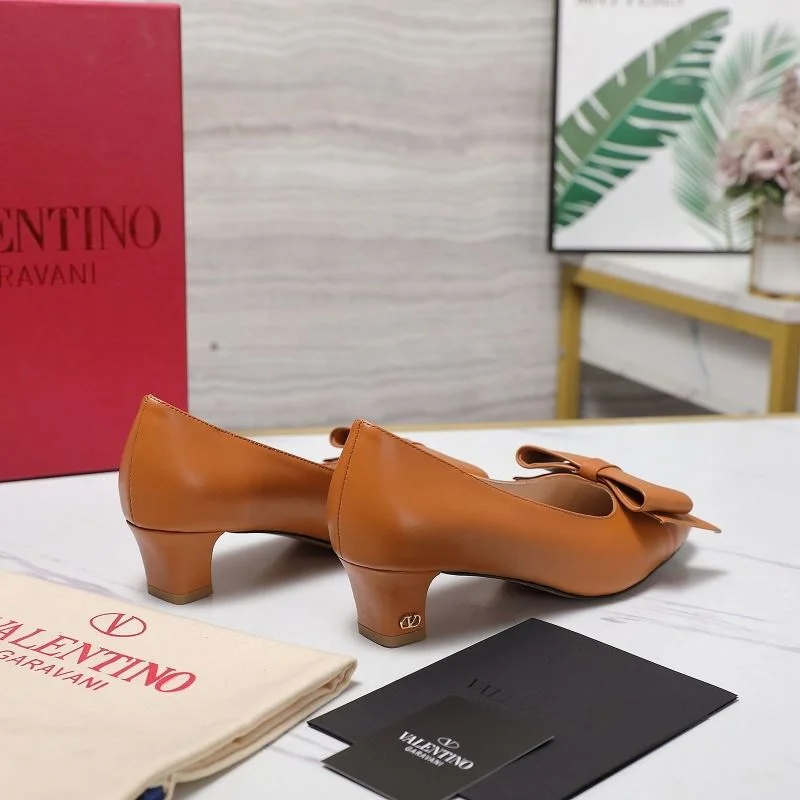 Valentino Heeled Shoes Classic 37136