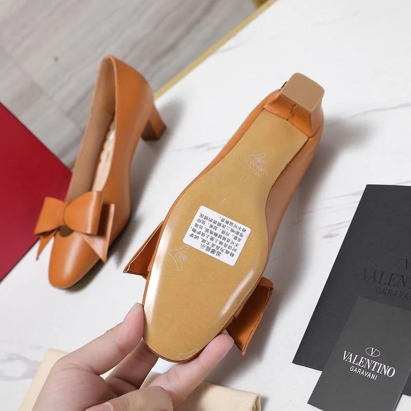 Valentino Heeled Shoes Classic 37136