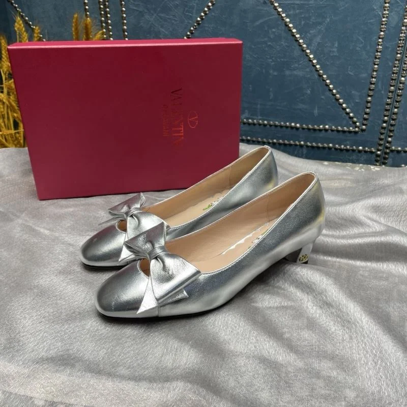Versatile Valentino Heeled Shoes 37122
