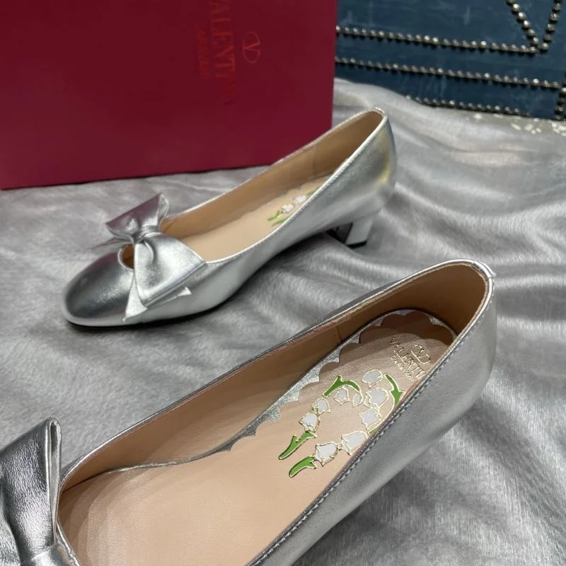 Versatile Valentino Heeled Shoes 37122