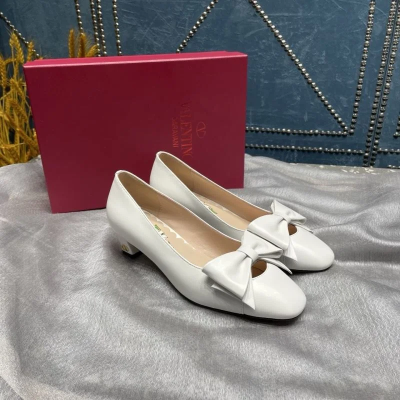 Sleek Valentino Heeled Shoes 37116