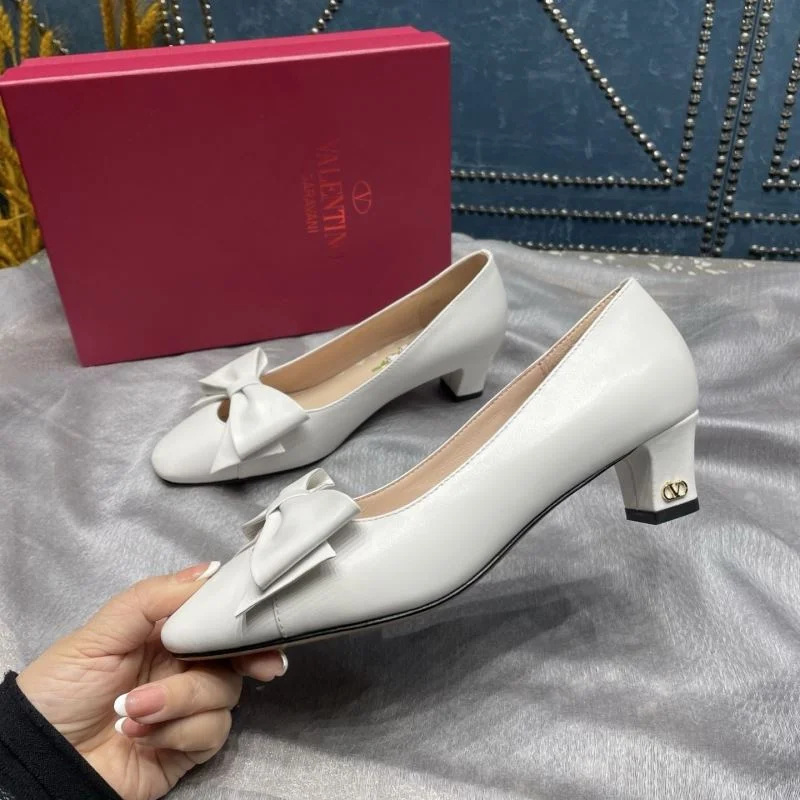 Sleek Valentino Heeled Shoes 37116
