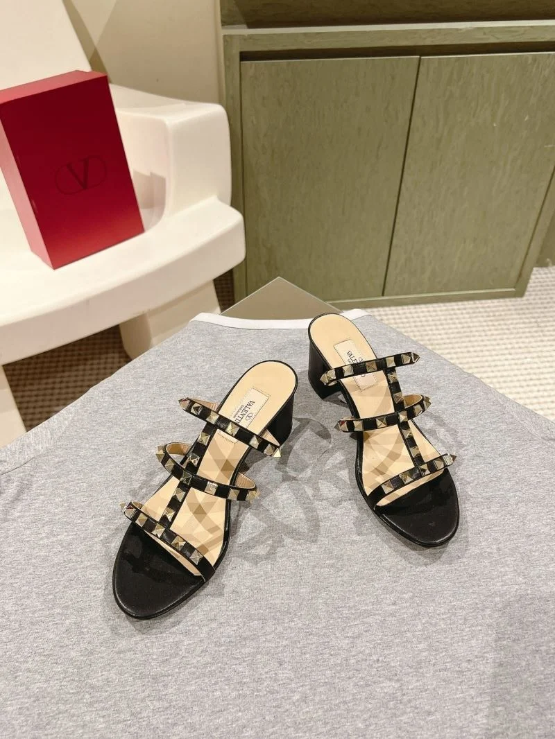 Valentino Heeled Shoes Sophisticated 37108