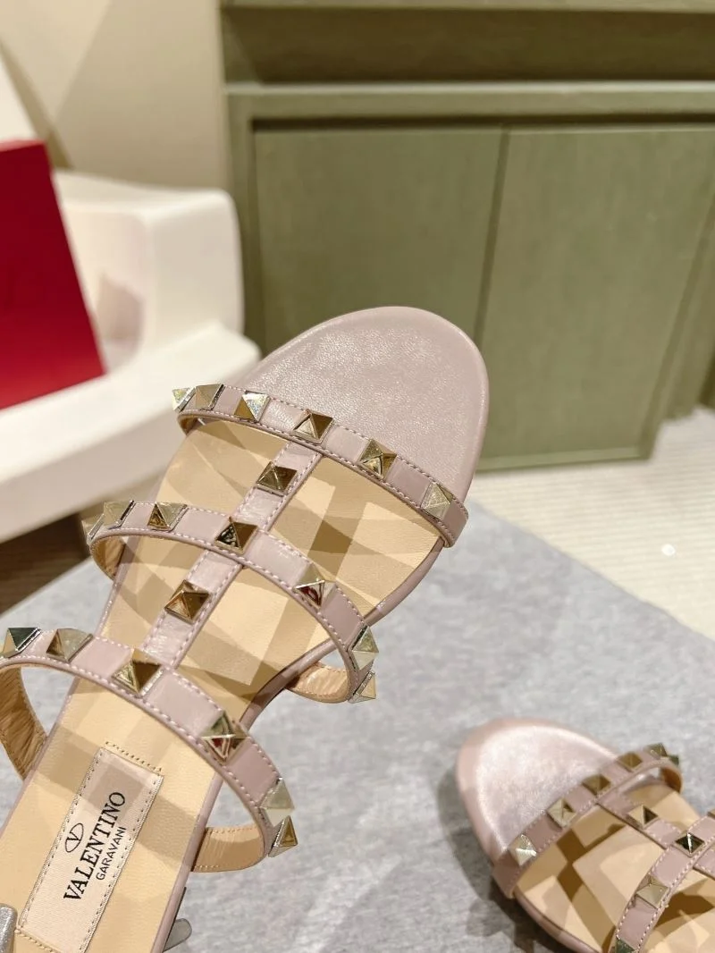 HighPerformance Valentino Heeled Shoes 37115