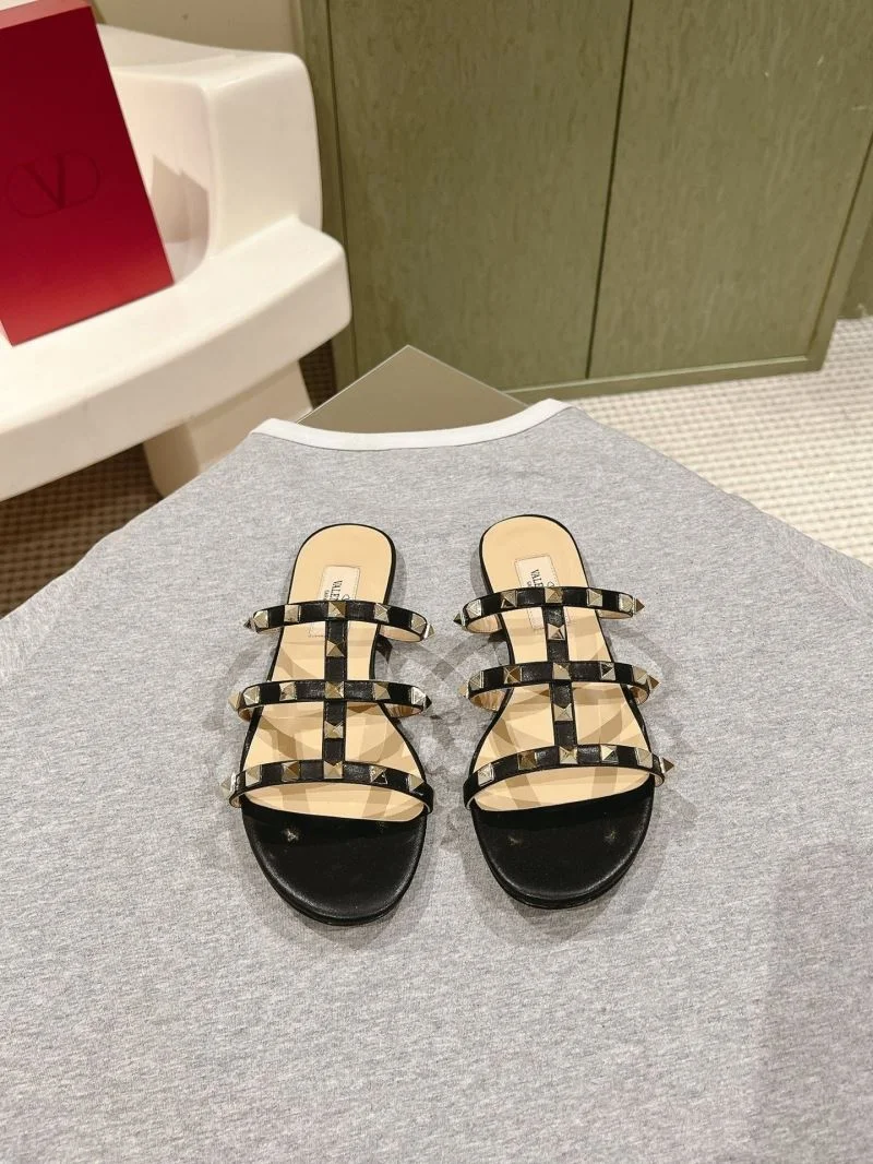 Versatile Valentino Heeled Shoes 37121