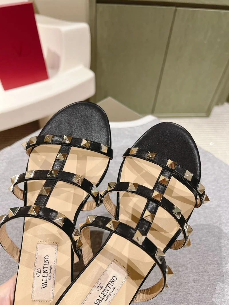 Versatile Valentino Heeled Shoes 37121