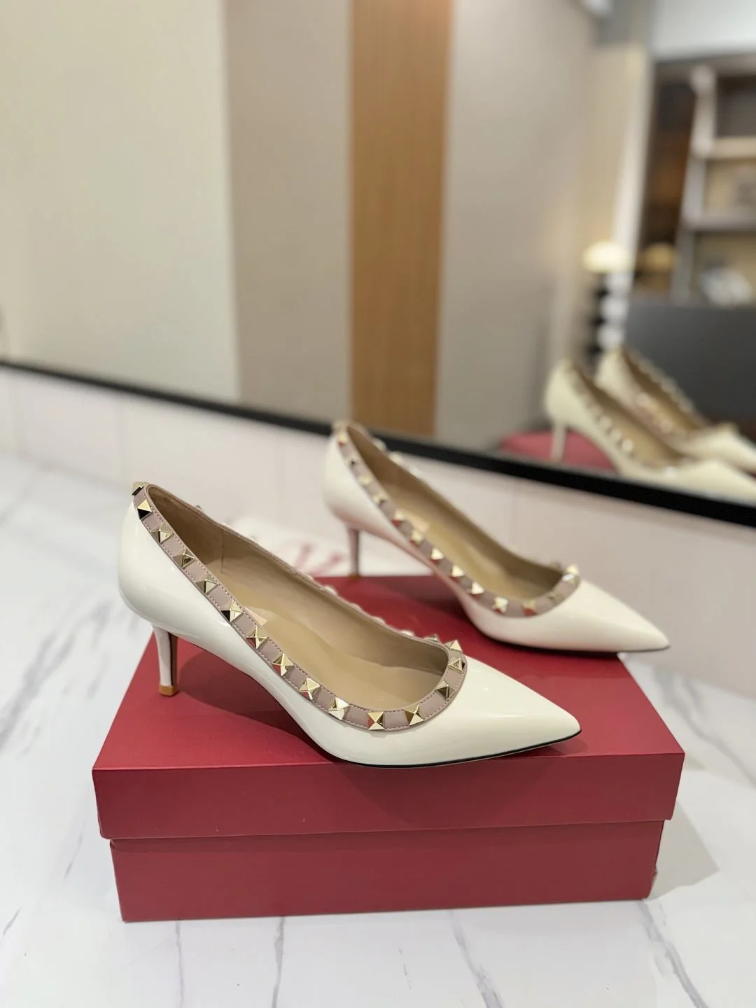 Valentino Heeled Shoes DailyWear 36214