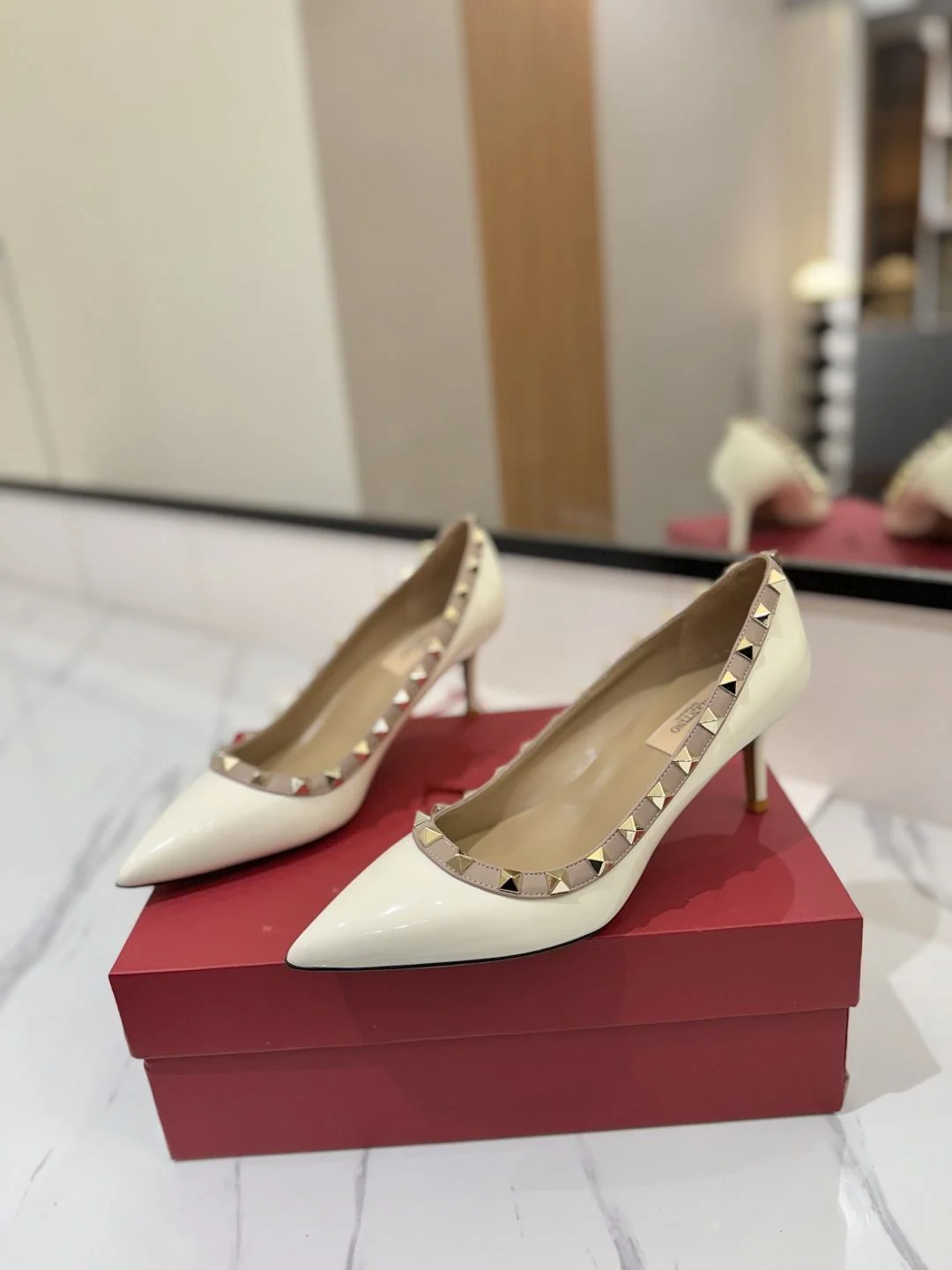 Valentino Heeled Shoes DailyWear 36214