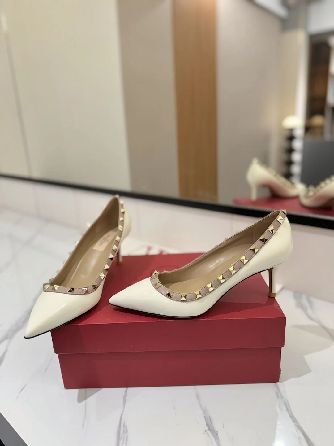 Valentino Heeled Shoes DailyWear 36214