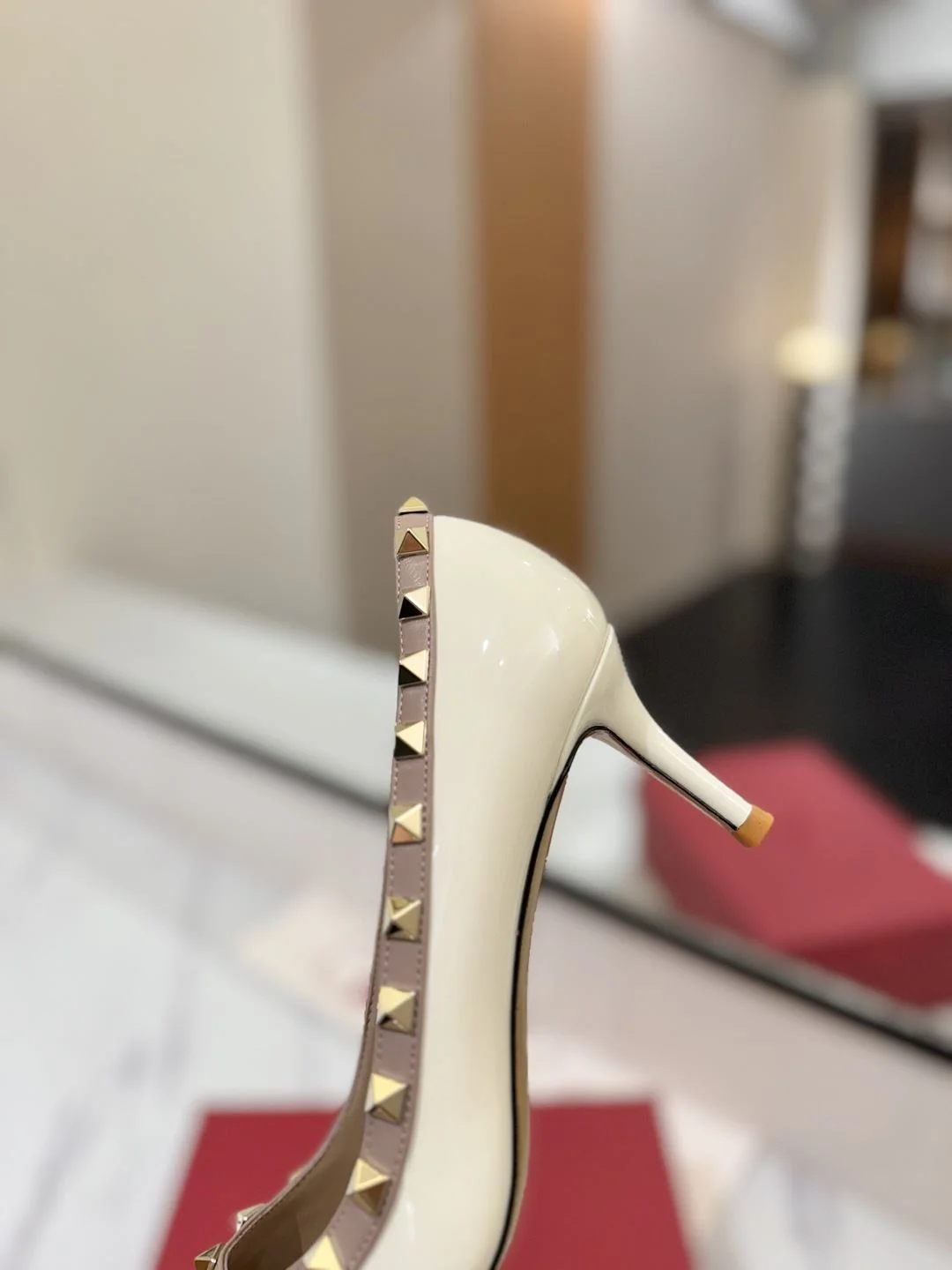 Valentino Heeled Shoes DailyWear 36214