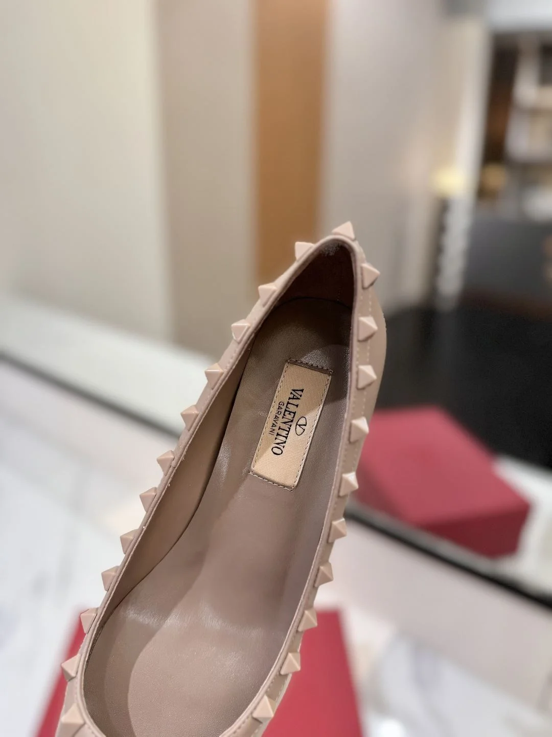 Valentino Heeled Shoes Minimalist 36192