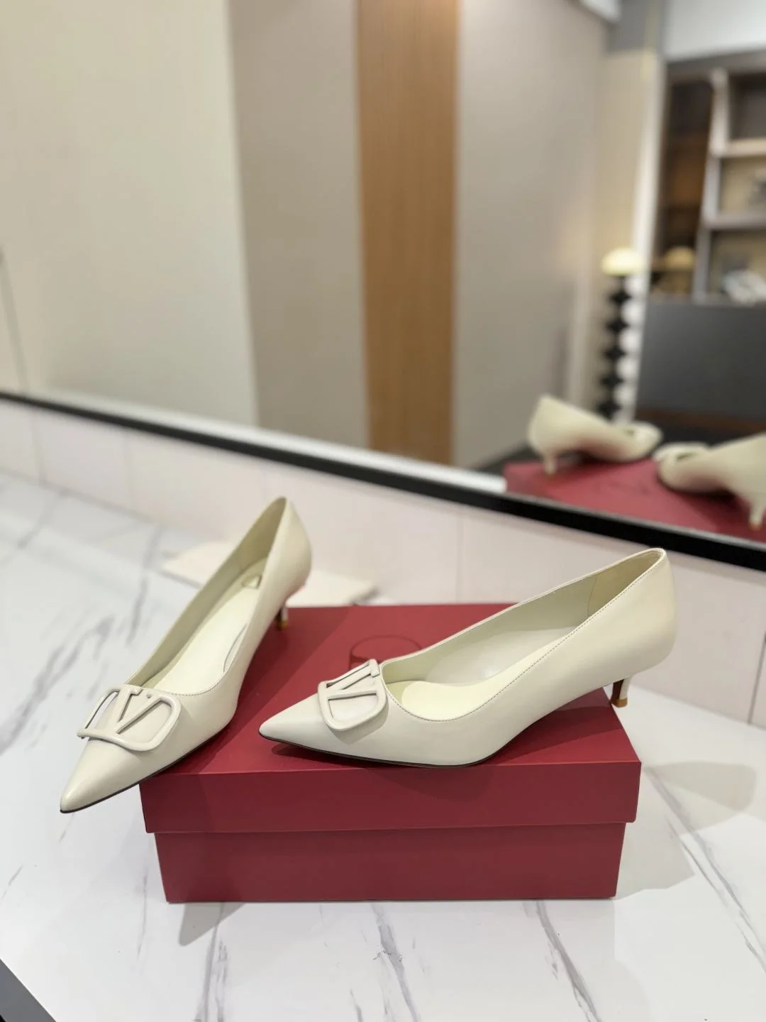 Valentino Heeled Shoes Breathable 36202