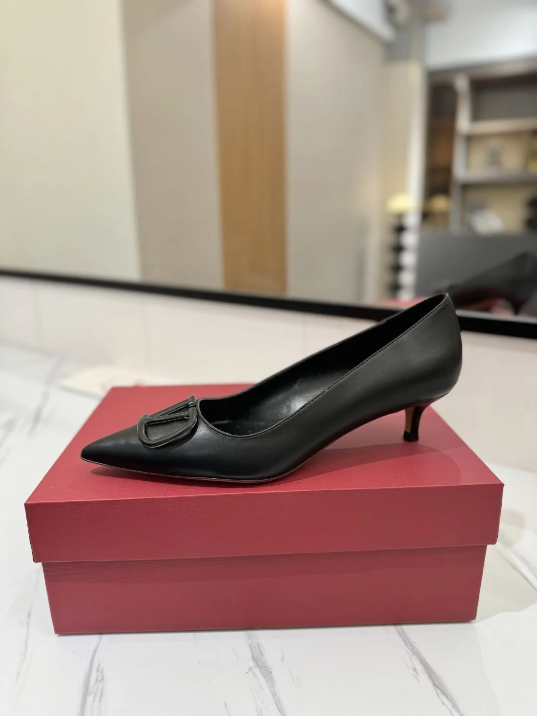 Valentino Heeled Shoes Trendsetting 36190